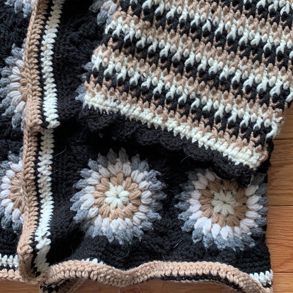 Hand made sweater/jacket - Picture 2 of 5